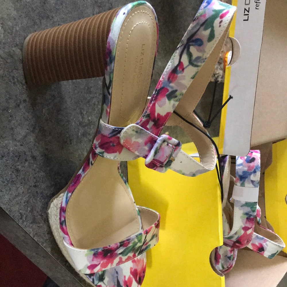 Size 11 floral sandle